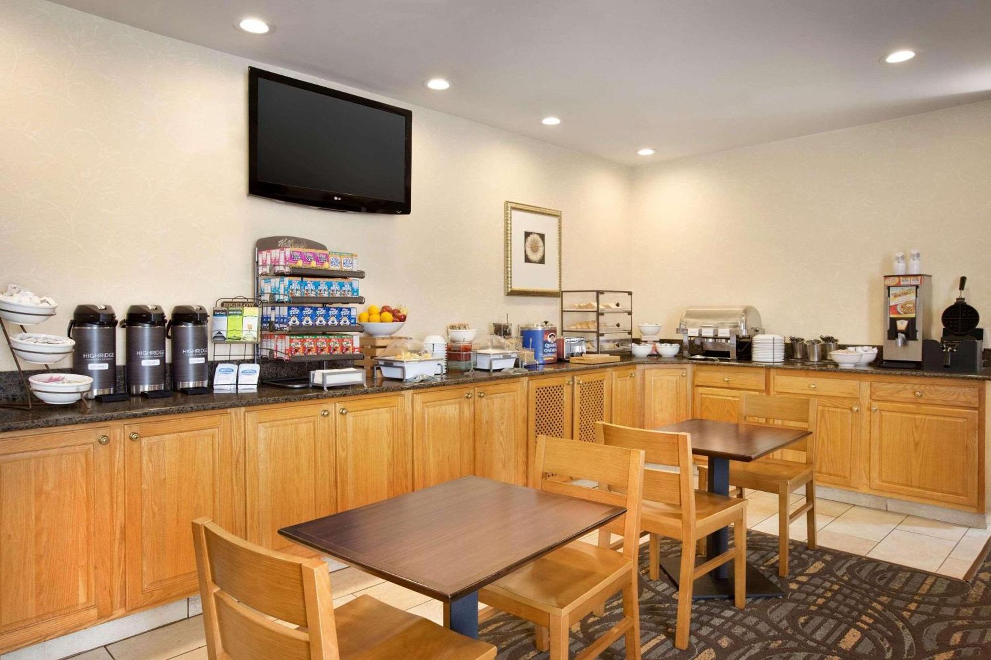 Country Inn & Suites By Radisson, Lexington, Va Exterior foto